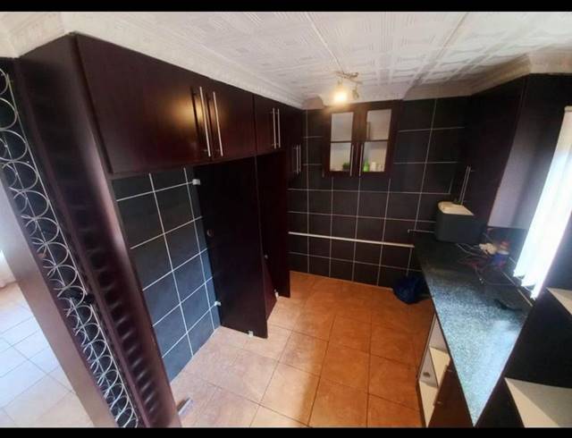 3 BEDROOM HOUSE FOR SALE IN DANVILLE EXT 5